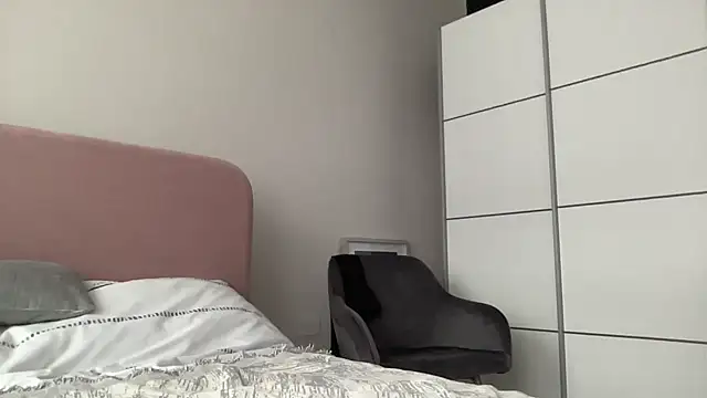 HotLdyllic online show from 5, 11, 2025