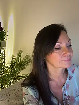 HotLdyllic online show from 30, 4, 2026