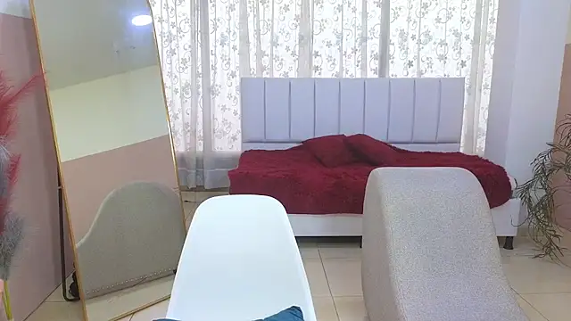 malen fitnessmilf online show from 6, 7, 2026