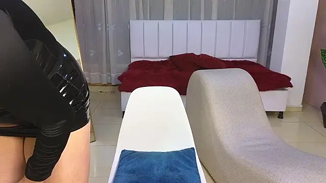 malen fitnessmilf online show from 23, 7, 2026