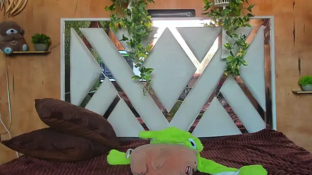 Snapshot of Leo_Glow chatting on 9, 3, 2026 Leo Glow online show from 9, 3, 2026