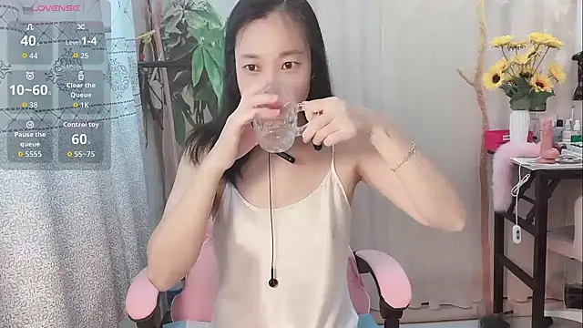 Lingling-Baby520 online show from 14, 7, 2026