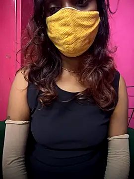 Snapshot of Queen-dhivya chatting on 15, 11, 2025 Queen-dhivya online show from 15, 11, 2025