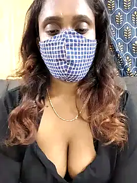 Snapshot of Queen-dhivya chatting on 2, 12, 2025 Queen-dhivya online show from 2, 12, 2025