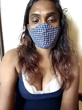 Snapshot of Queen-dhivya chatting on 20, 12, 2025 Queen-dhivya online show from 20, 12, 2025