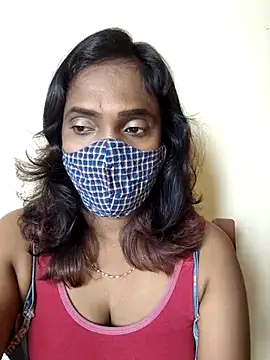 Snapshot of Queen-dhivya chatting on 23, 12, 2025 Queen-dhivya online show from 23, 12, 2025