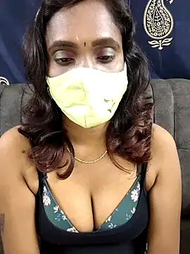 Snapshot of Queen-dhivya chatting on 5, 1, 2026 Queen-dhivya online show from 5, 1, 2026