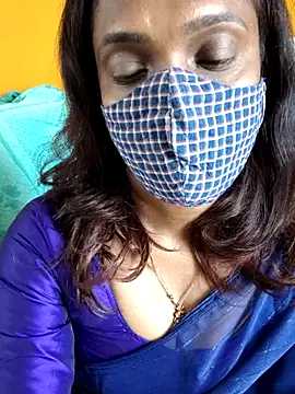 Snapshot of Queen-dhivya chatting on 26, 3, 2026 Queen-dhivya online show from 26, 3, 2026