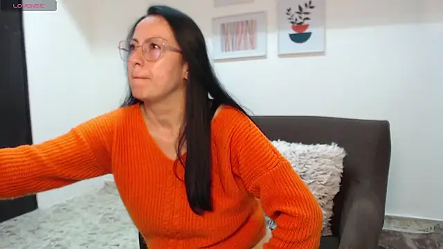 Lauryn Jones online show from 15, 11, 2025