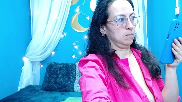 Lauryn Jones online show from 2, 12, 2025