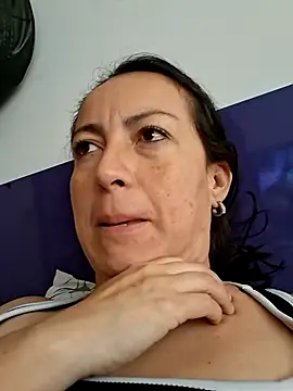 Lauryn Jones online show from 27, 6, 2026