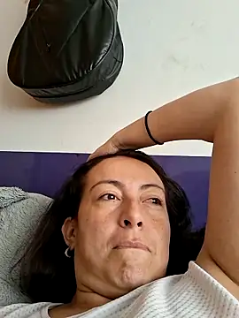 Lauryn Jones online show from 30, 6, 2026