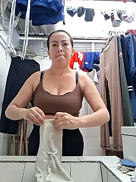 Lauryn Jones online show from 2, 7, 2026