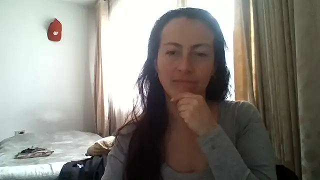 Lauryn Jones online show from 21, 7, 2026