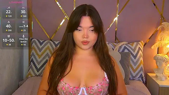 NaomiAster online show from 14, 11, 2025