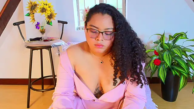 alanaa gomezz online show from 25, 7, 2026