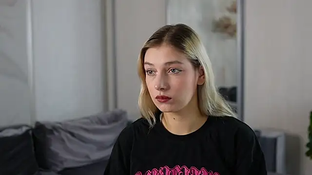 BlushVenom online show from 6, 11, 2025