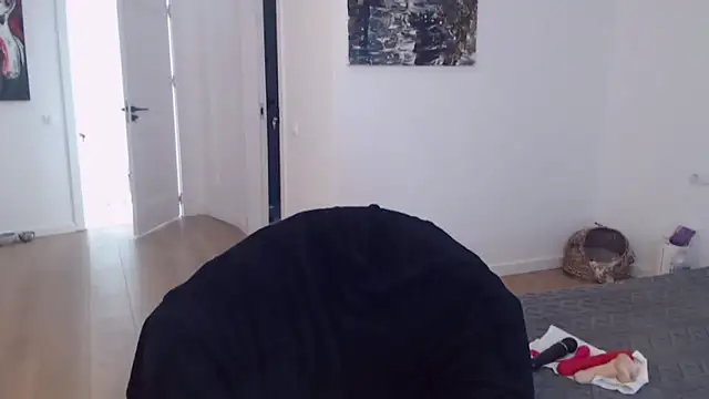 Rebecaburns online show from 13, 3, 2026