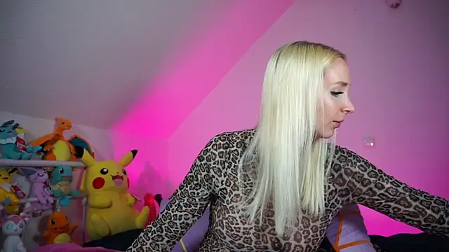 Snapshot of StellaCinderella chatting on 19, 10, 2025 StellaCinderella online show from 19, 10, 2025