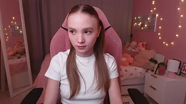 Snapshot of Adria_Arjona chatting on 14, 1, 2026 Adria Arjona online show from 14, 1, 2026