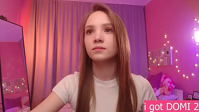 Snapshot of Adria_Arjona chatting on 20, 5, 2026 Adria Arjona online show from 20, 5, 2026