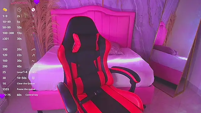 sarahrousse  online show from 3, 11, 2025