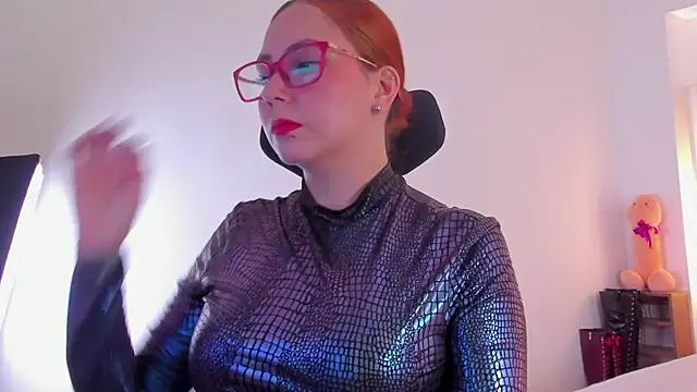 Snapshot of MistressErza chatting on 8, 7, 2026 MistressErza online show from 8, 7, 2026