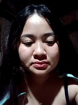 Snapshot of Bee-bgolden chatting on 7, 11, 2025 Bee-bgolden online show from 7, 11, 2025