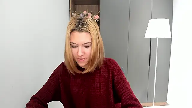 Snapshot of MariePelyo chatting on 5, 11, 2025 MariePelyo online show from 5, 11, 2025