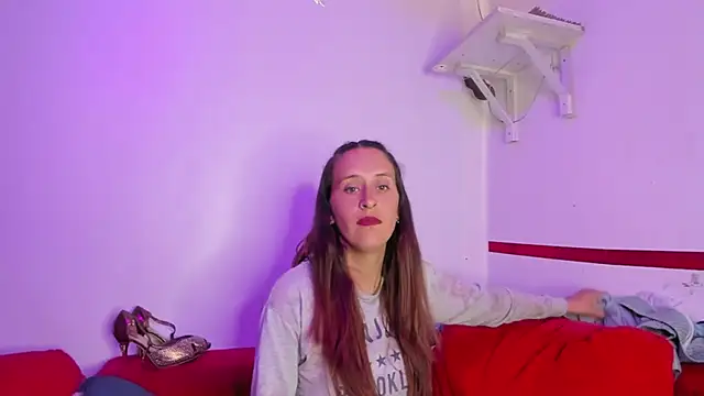 Snapshot of mia_luna_ed chatting on 14, 11, 2025 mia luna ed online show from 14, 11, 2025