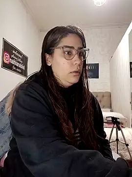 nahiarabiel33 online show from 25, 6, 2026