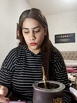 nahiarabiel33 online show from 3, 8, 2026
