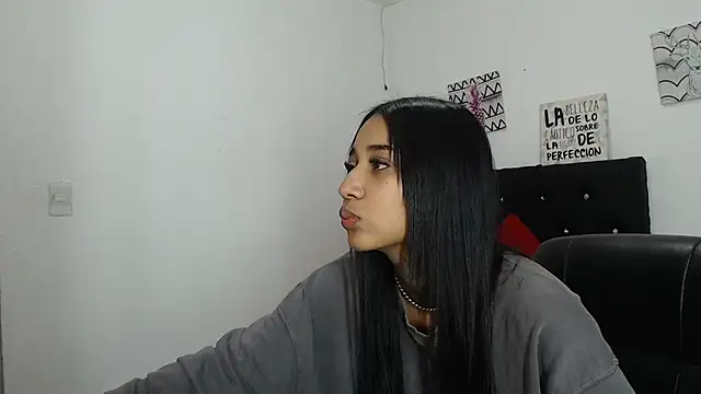 lyam ebony  online show from 6, 2, 2026