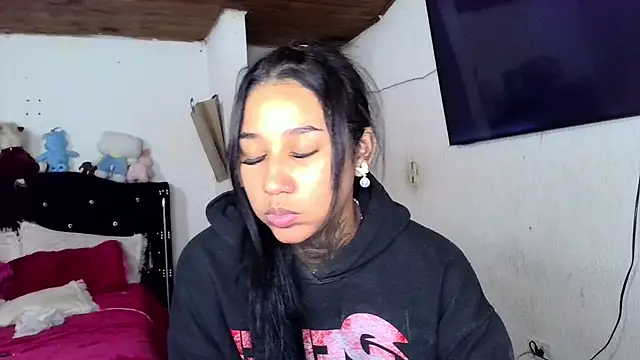 Snapshot of lyam_ebony_ chatting on 8, 4, 2026 lyam ebony online show from 8, 4, 2026
