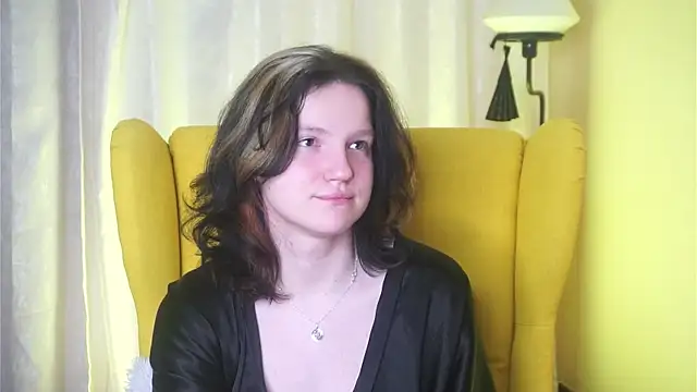 LatinaHuguenin online show from 9, 3, 2026