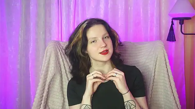 LatinaHuguenin online show from 12, 3, 2026