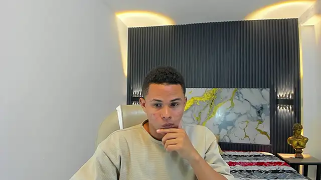 Liams18 online show from 19, 12, 2025