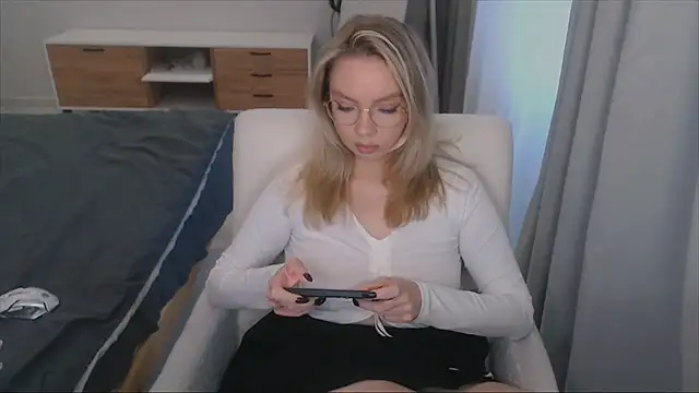 Snapshot of PolinaXXXXJones chatting on 17, 11, 2025 PolinaXXXXJones online show from 17, 11, 2025