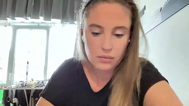 Snapshot of Ameli8 chatting on 7, 11, 2025 Ameli8 online show from 7, 11, 2025