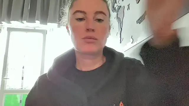 Snapshot of Ameli8 chatting on 11, 11, 2025 Ameli8 online show from 11, 11, 2025