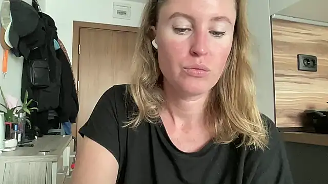 Snapshot of Ameli8 chatting on 26, 11, 2025 Ameli8 online show from 26, 11, 2025