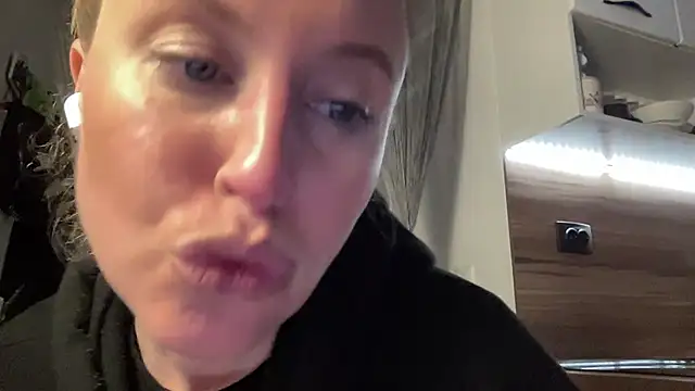 Snapshot of Ameli8 chatting on 25, 3, 2026 Ameli8 online show from 25, 3, 2026