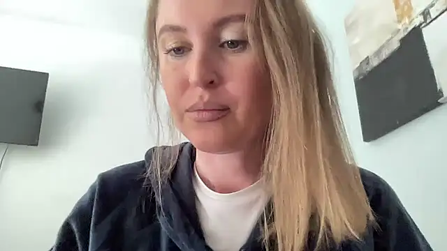 Snapshot of Ameli8 chatting on 13, 4, 2026 Ameli8 online show from 13, 4, 2026