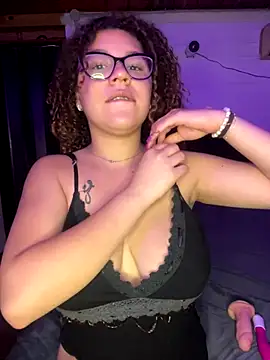 Snapshot of Lolavenezia chatting on 3, 12, 2025 Lolavenezia online show from 3, 12, 2025