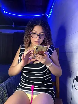 Snapshot of Lolavenezia chatting on 14, 1, 2026 Lolavenezia online show from 14, 1, 2026