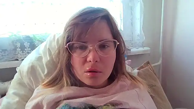 Snapshot of HornyElena chatting on 27, 11, 2025 HornyElena online show from 27, 11, 2025