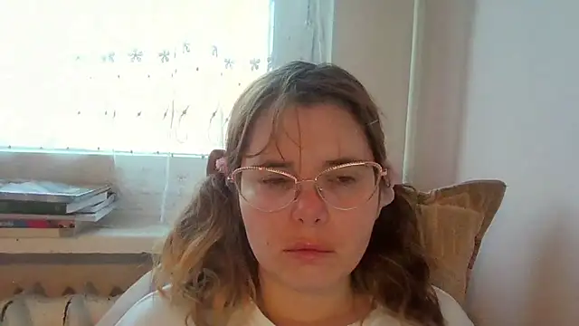Snapshot of HornyElena chatting on 14, 12, 2025 HornyElena online show from 14, 12, 2025
