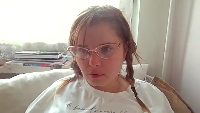 Snapshot of HornyElena chatting on 16, 12, 2025 HornyElena online show from 16, 12, 2025