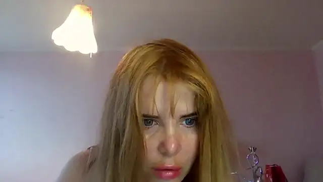 Snapshot of HornyElena chatting on 22, 12, 2025 HornyElena online show from 22, 12, 2025