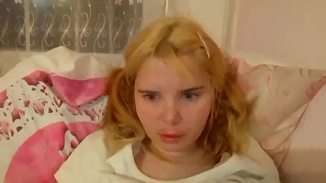 Snapshot of HornyElena chatting on 12, 1, 2026 HornyElena online show from 12, 1, 2026